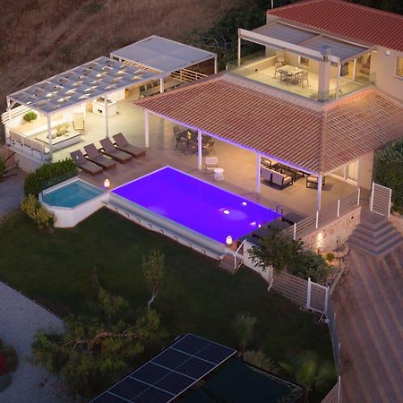 Alba Bianca Villa, Family Retreat With Heated Pool By Thinkvilla Hersonissos  Zewnętrze zdjęcie