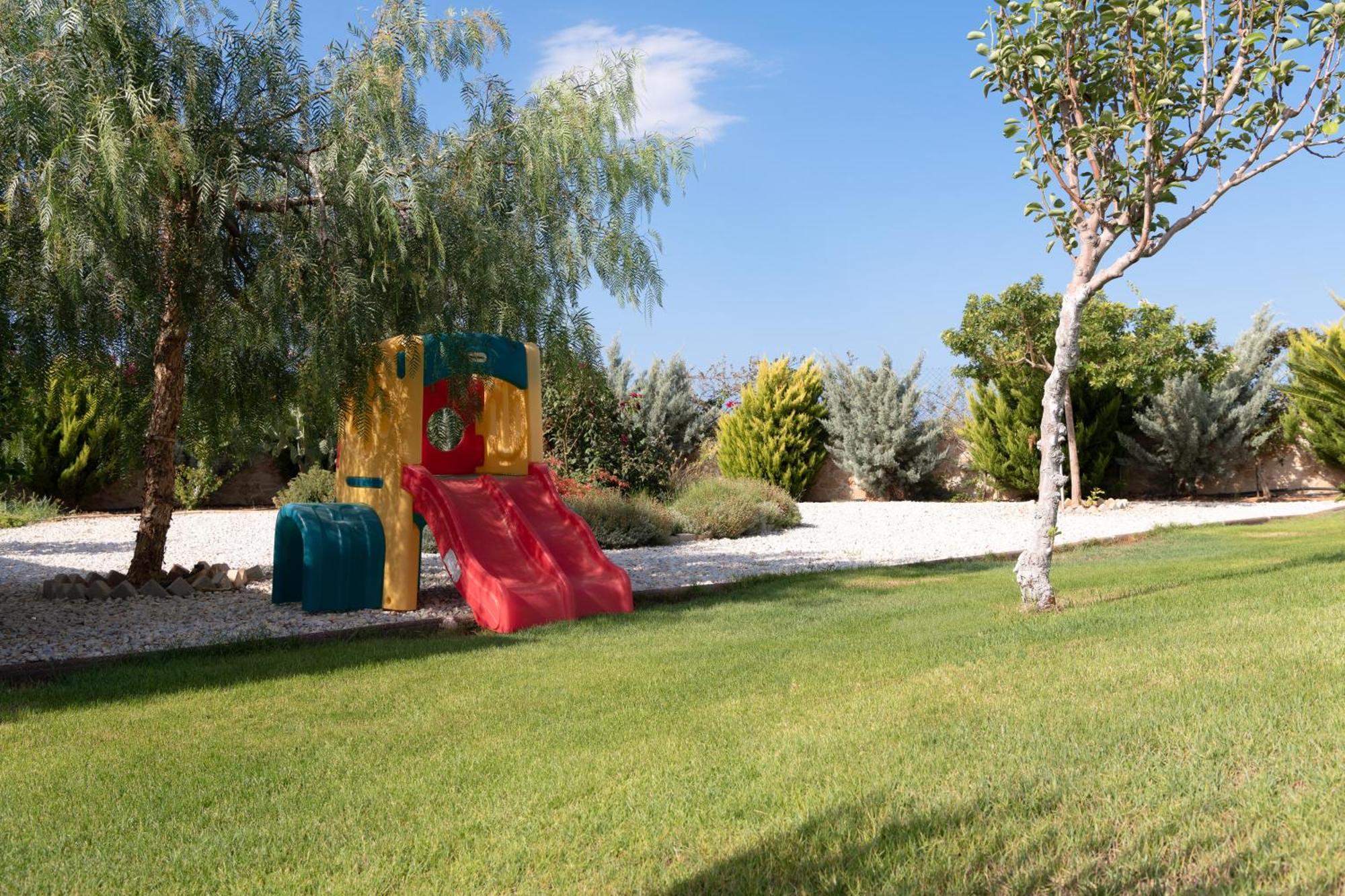 Alba Bianca Villa, Family Retreat With Heated Pool By Thinkvilla Hersonissos  Zewnętrze zdjęcie