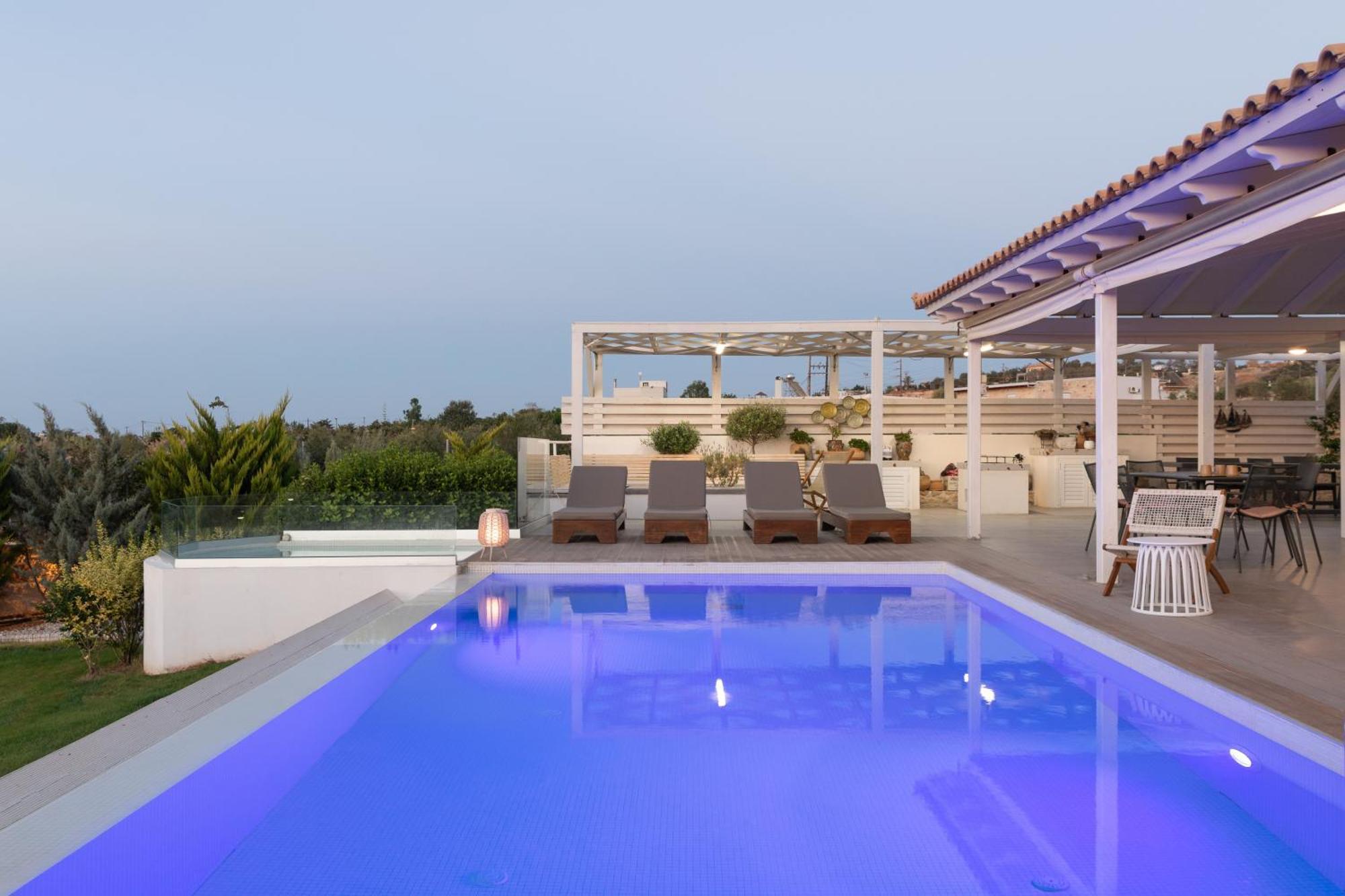 Alba Bianca Villa, Family Retreat With Heated Pool By Thinkvilla Hersonissos  Zewnętrze zdjęcie