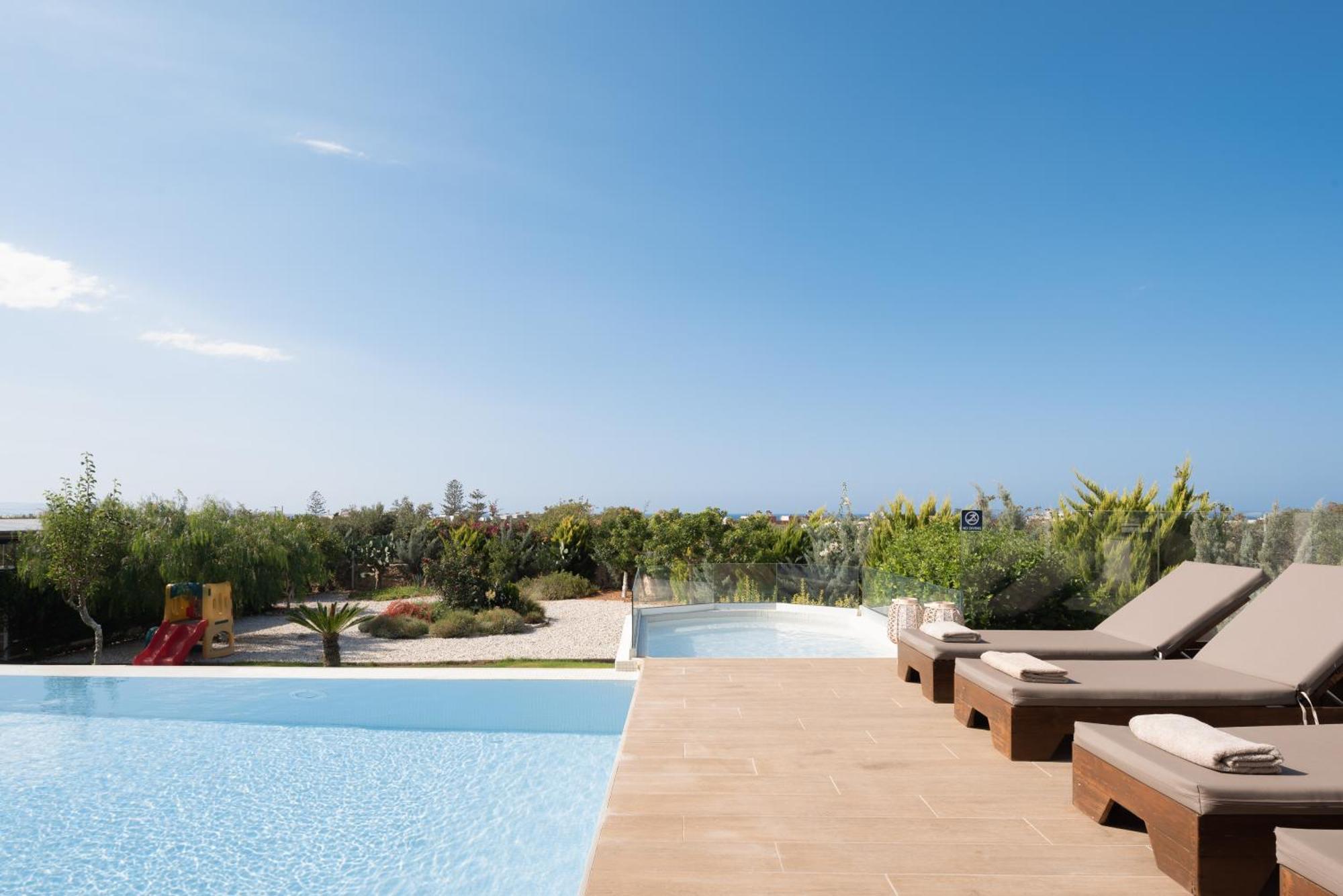 Alba Bianca Villa, Family Retreat With Heated Pool By Thinkvilla Hersonissos  Zewnętrze zdjęcie
